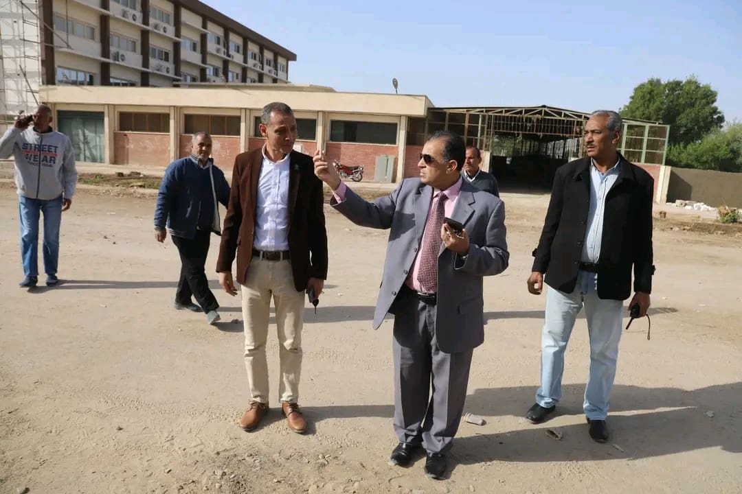 1736085884813 الوادي تشديدات من رئيس جامعة جنوب الوادى خلال تفقده المشروعات التطويرية بالجامعة موقع في الجامعة