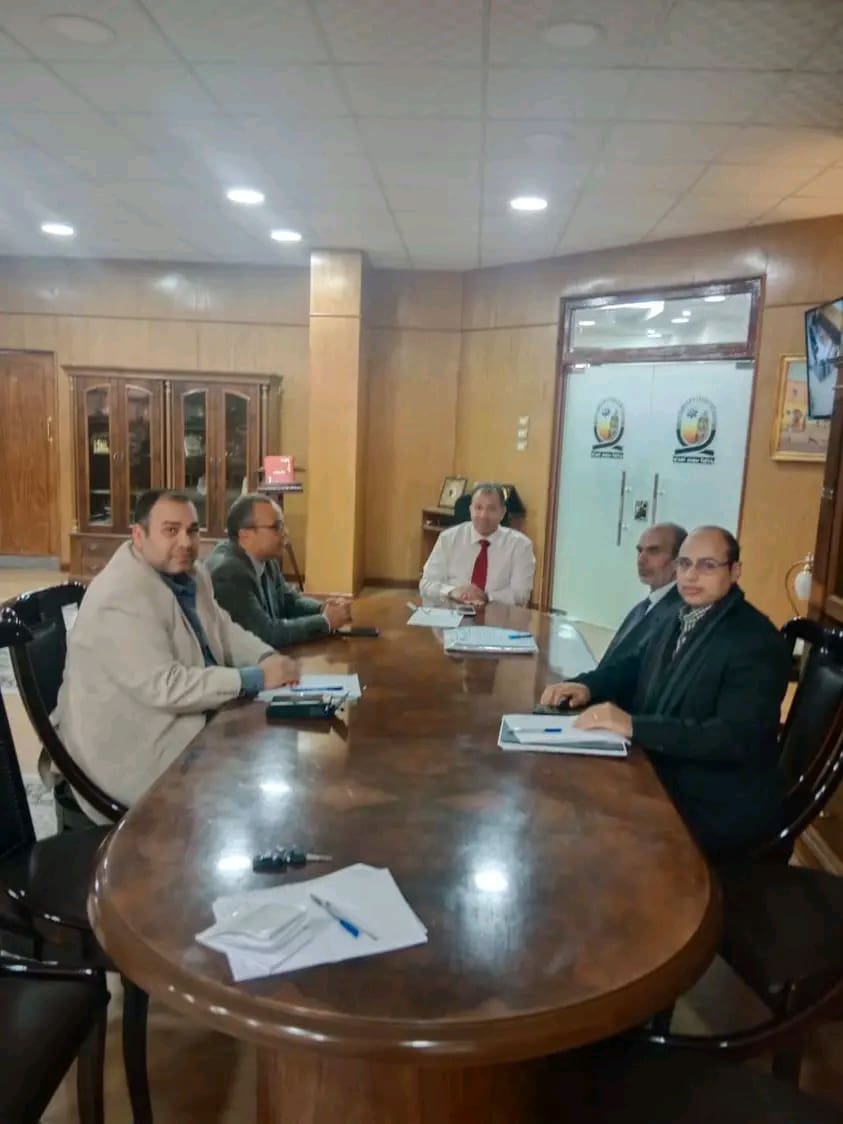 جنوب الوادي تناقش آيات تطبيق السنة التاسيسية للجامعات الاهلية 1 1736584577262 جنوب الوادي جنوب الوادي تناقش آيات تطبيق السنة التاسيسية للجامعات الاهلية موقع في الجامعة