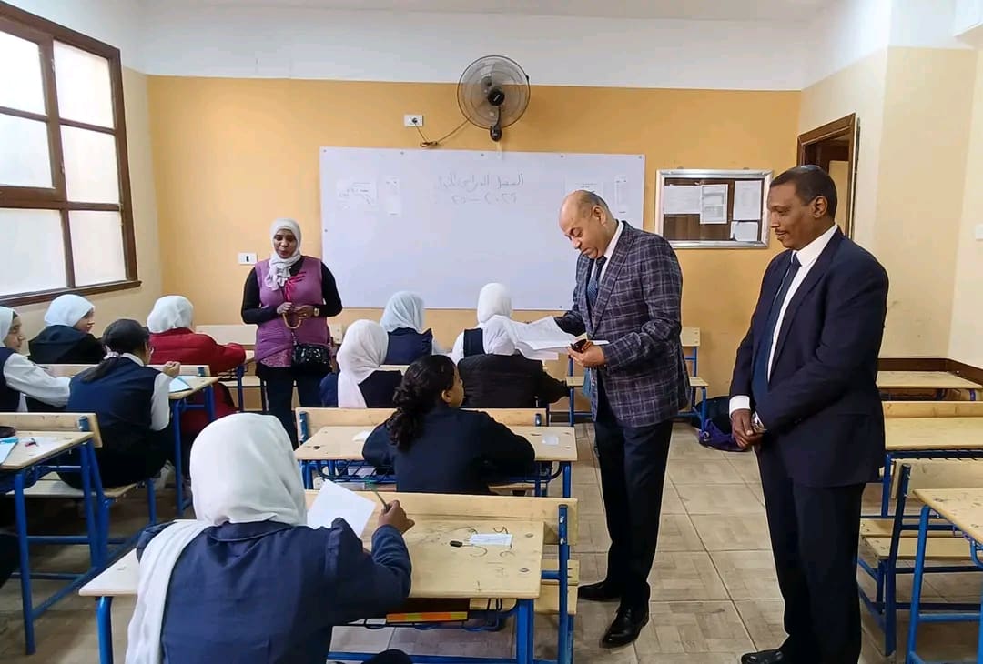1736694970183 جامعة الإسماعيلية الجديدة الأهلية وكيل تعليم أسوان يتابع امتحانات الفصل الدراسي الأول لصفوف النقل بخمس لجان امتحانية موقع في الجامعة