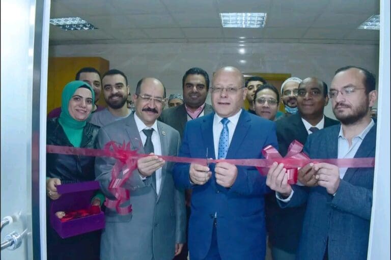 بتكلفة 10 مليون جنيه.. رئيس جامعة سوهاج يفتتح أحدث غرفة عمليات على مستوي جنوب الصعيد 15 1736879744520 جامعة أسيوط بتكلفة 10 مليون جنيه.. رئيس جامعة سوهاج يفتتح أحدث غرفة عمليات على مستوي جنوب الصعيد موقع في الجامعة