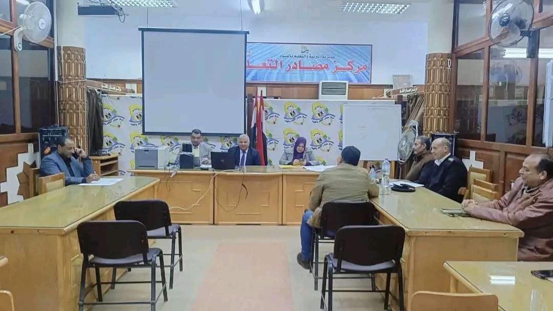 1737191164750 تعليم الشرقية من غرفة العمليات الرئيسية.. وكيل تعليم الفيوم يراقب لجان امتحانات الشهادة الإعدادية موقع في الجامعة