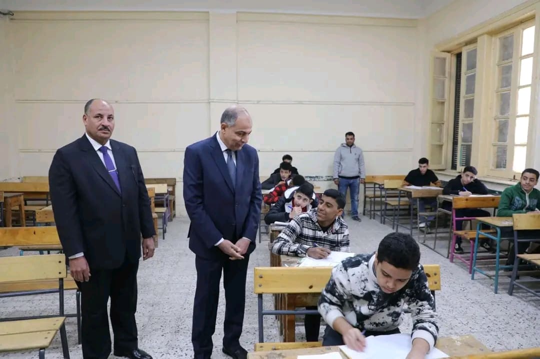1737383331586 محافظ المنيا محافظ المنيا يتفقد لجان امتحانات الشهادة الإعدادية.. ويوجه بالاهتمام بالطلاب موقع في الجامعة