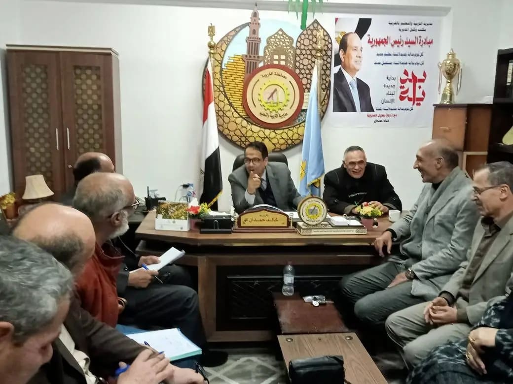 1737561094327 محافظ أسيوط تعليم الغربية يناقش ضوابط العمل أثناء تقدير درجات الشهادة الإعدادية.. ويكشف عن موعدها  موقع في الجامعة