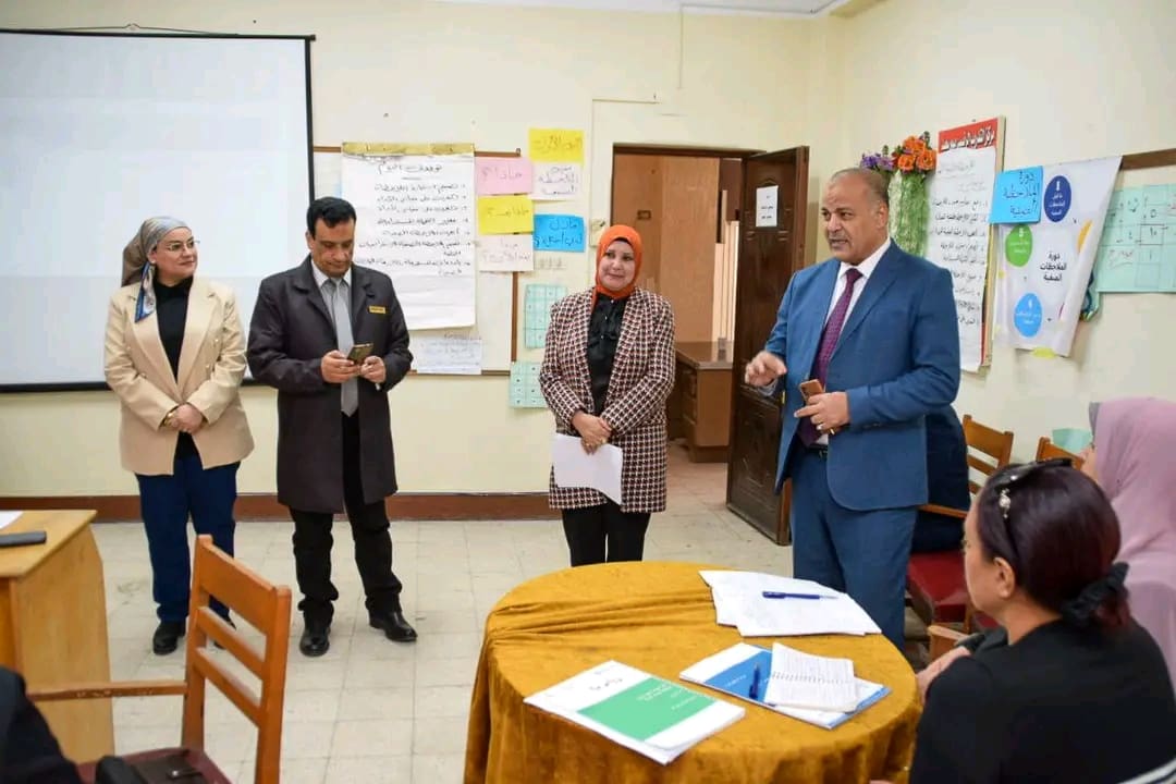 1737976366202 الجيزة وكيل تعليم بورسعيد يشهد ختام المرحلة الثانية من تدريب "التعلم من أجل الغد" موقع في الجامعة