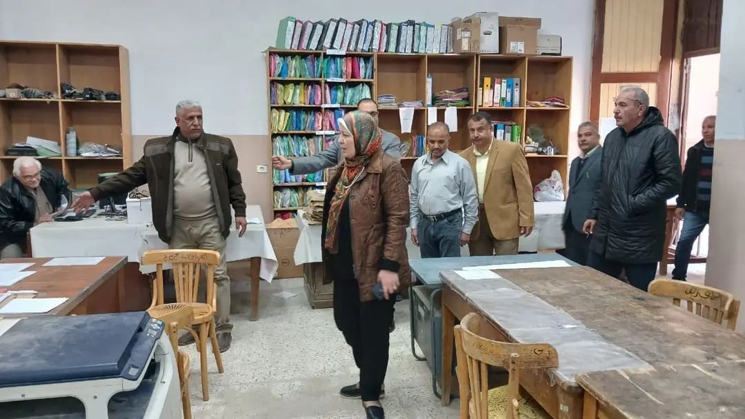 1737992571223 الجيزة محافظ بني سويف يتابع مع التعليم أعمال تصحيح امتحانات الشهادة الإعدادية موقع في الجامعة