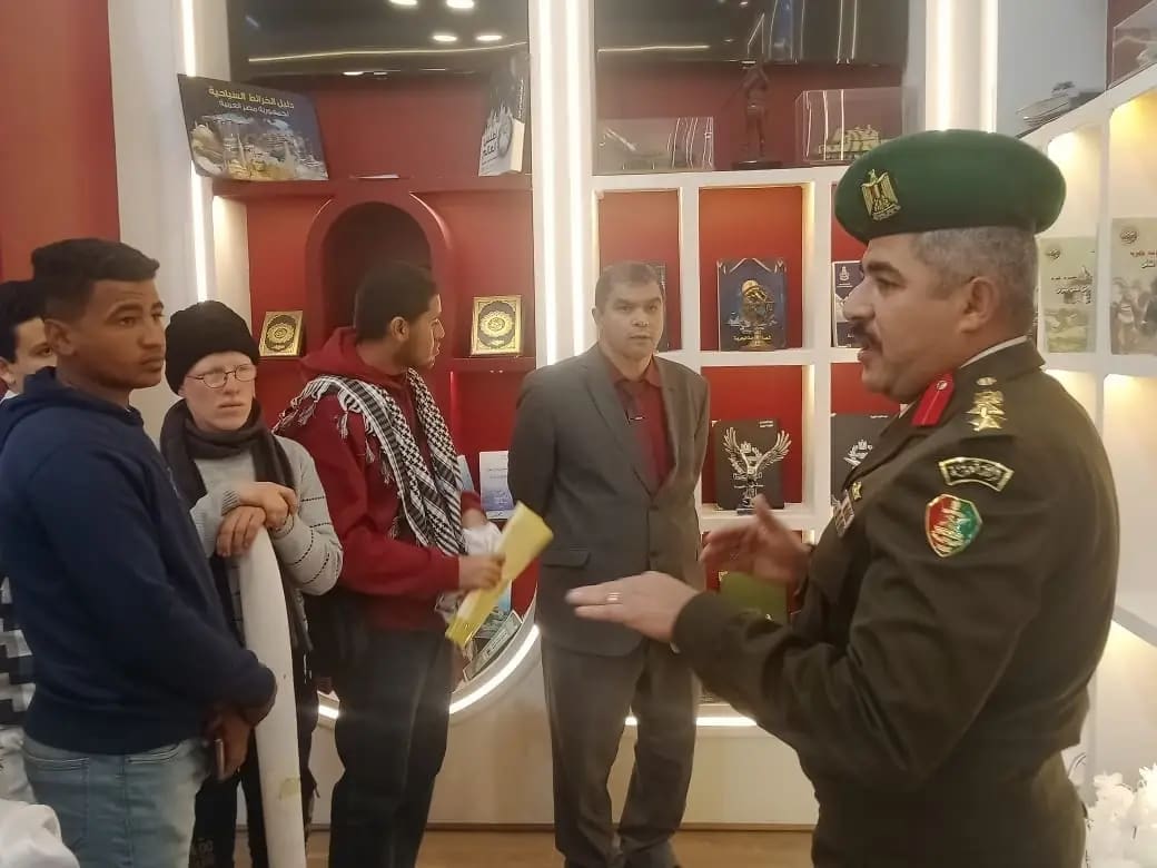 1738169153335 طلاب طلاب جامعة الوادي الجديد فى زيارة لمعرض الكتاب فى دورته الـ 56 موقع في الجامعة