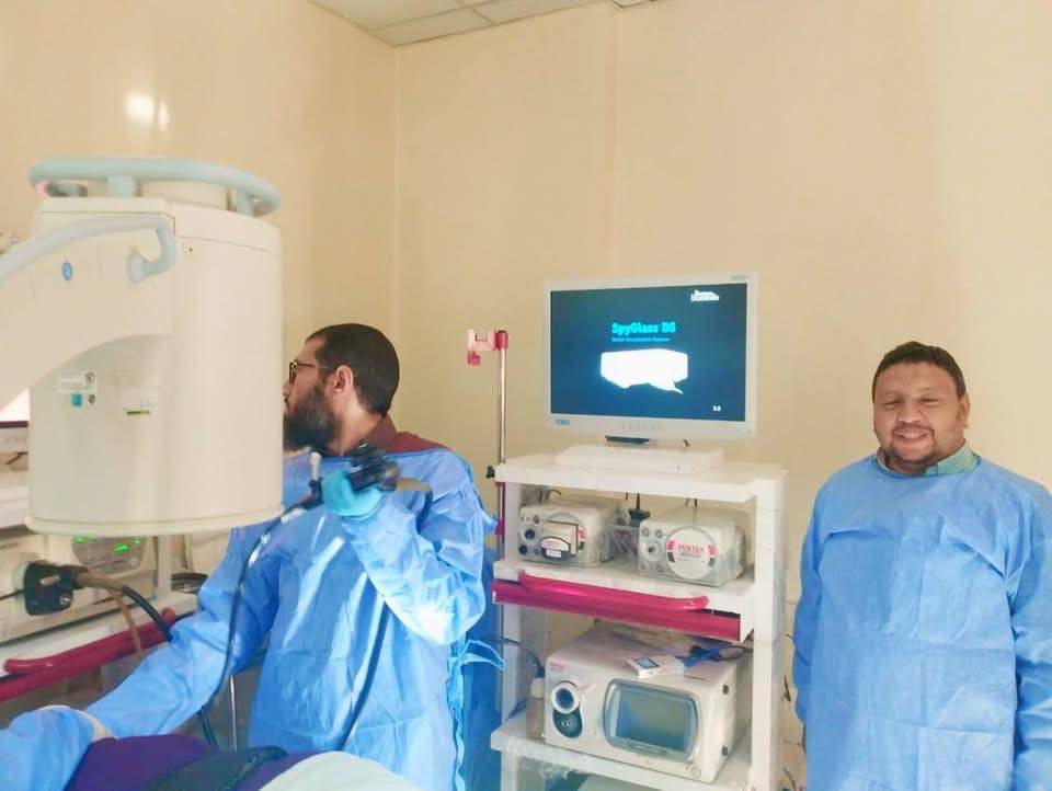 لأول مرة.. مستشفيات جامعة أسيوط تجري عملية تفتيت حصوات في القنوات المرارية بإستخدام التنظير بالقنوات الصفراوية 1 473145760 907815118176754 5910224016774802634 n القنوات المرارية لأول مرة.. مستشفيات جامعة أسيوط تجري عملية تفتيت حصوات في القنوات المرارية بإستخدام التنظير بالقنوات الصفراوية موقع في الجامعة