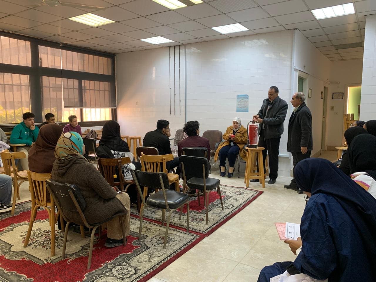681f35ec 4af6 4d43 bf1b 226bc9cf0ebf جامعة قناة السويس جامعة قناة السويس تنظم ندوة تعريفية حول خطة الإخلاء ومواجهة حالات الطوارئ بكلية الطب موقع في الجامعة