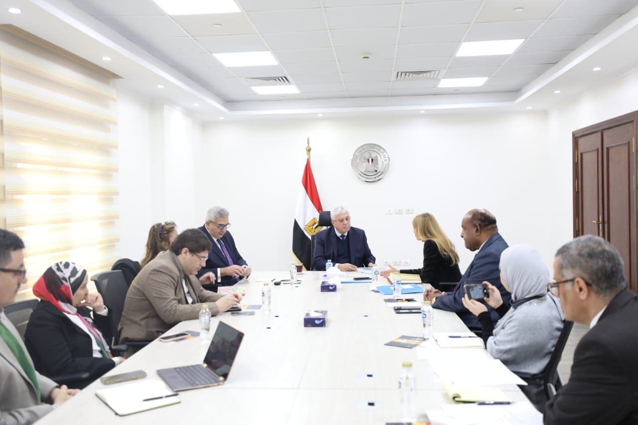 وزير التعليم العالي يبحث خطة التعاون المستقبلية مع المدير الإقليمي لليونسكو 1 785495a3 2d14 4c5a 96cb 256f17dfbbc5 وزير التعليم العالي وزير التعليم العالي يبحث خطة التعاون المستقبلية مع المدير الإقليمي لليونسكو موقع في الجامعة