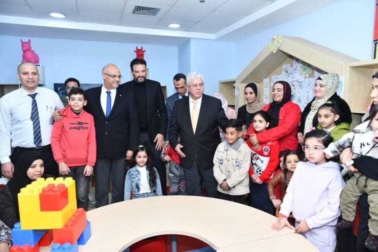 وزير التعليم العالي ومحافظ القليوبية في زيارة تفقدية لمصابي غزة بمستشفى الناس الخيري 39 7d543911 cc1e 4b73 a833 e223e90ec312 قصر العينى وزير التعليم العالي ومحافظ القليوبية في زيارة تفقدية لمصابي غزة بمستشفى الناس الخيري موقع في الجامعة