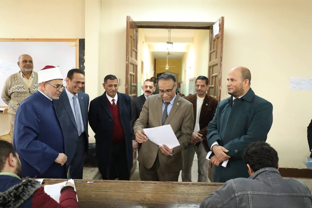 FB IMG 1736012095496 جامعة حلوان رئيس جامعة الأزهر يؤكد على ضرورة وجود الإشراف الطبي خلال فترات الامتحانات موقع في الجامعة