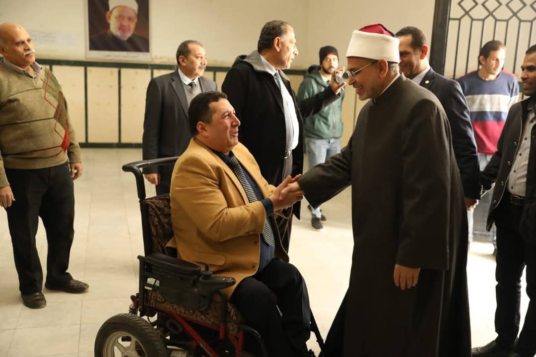 FB IMG 1736612151675 الفصل رئيس جامعة الأزهر ونائب شئون التعليم يتفقدان لجان امتحانات كلية التجارة موقع في الجامعة