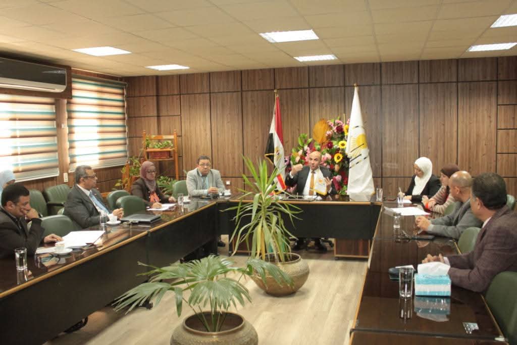 FB IMG 1736705145750 دعم المنشاوي يتابع خطة عمل اللجنة العليا للتدريب والتطوير بجامعة أسيوط لتلبية احتياجات سوق العمل موقع في الجامعة