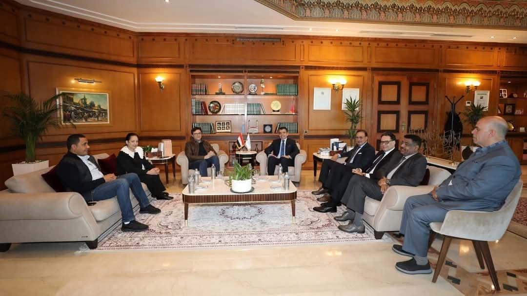 FB IMG 1737049932340 الأعلى للجامعات وزير الثقافة يناقش مع مدير عام الإيسيسكو دعم الثقافة الإبداعية والابتكار موقع في الجامعة