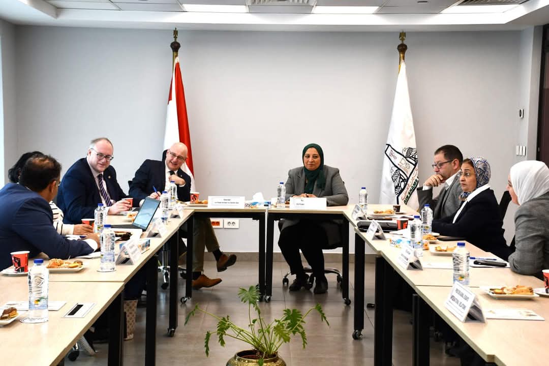 FB IMG 1737452272838 عين شمس تفاصيل اجتماع اللجنة التنسيقية العليا لجامعة عين شمس الأهلية مع وفد جامعة أكستر البريطانية موقع في الجامعة