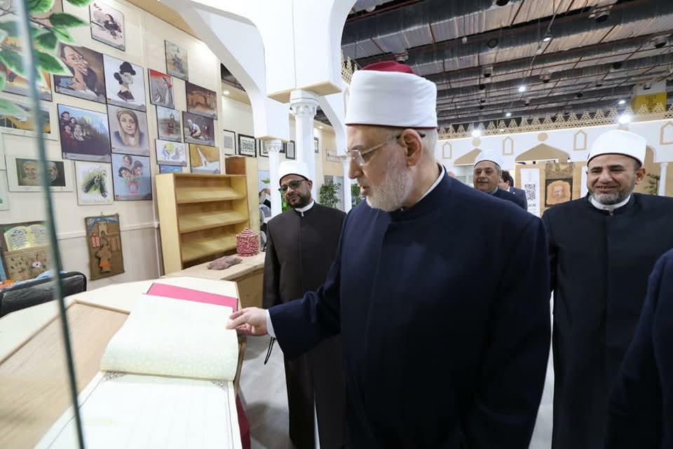 FB IMG 1737649592223 جناح الأزهر وكيل الأزهر يفتتح جناح الأزهر بمعرض القاهرة الدولي للكتاب في دورته «56» موقع في الجامعة