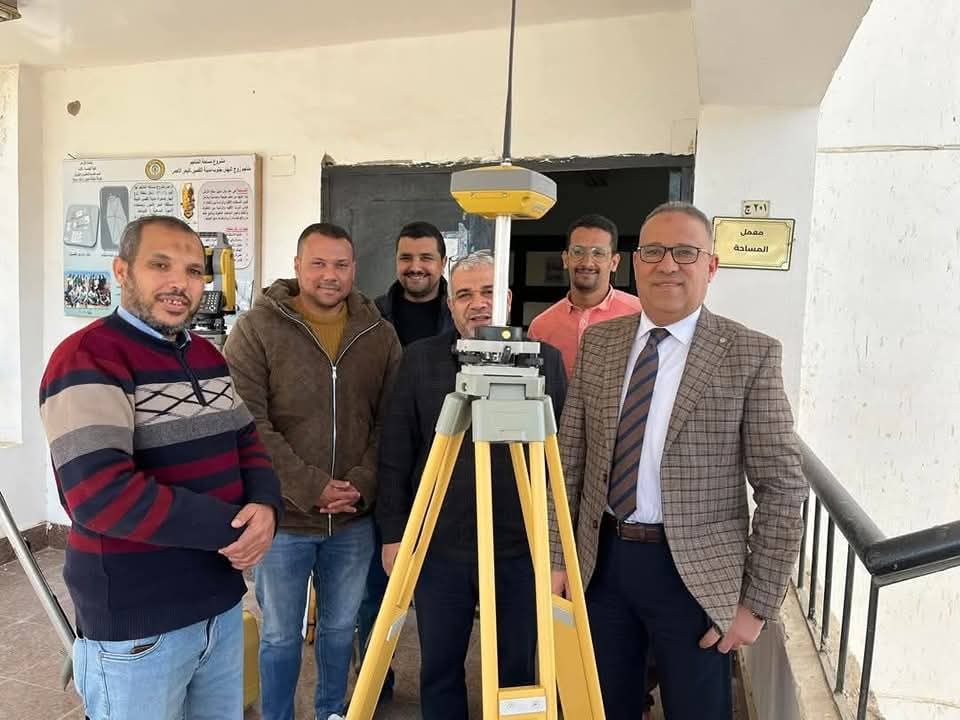 هندسة الأزهر بقنا تتسلم المرحلة الثالثة من أجهزة المساحة الحديثة المتصلة بالأقمار الصناعية 1 FB IMG 1738333967356 الأزهر هندسة الأزهر بقنا تتسلم المرحلة الثالثة من أجهزة المساحة الحديثة المتصلة بالأقمار الصناعية موقع في الجامعة