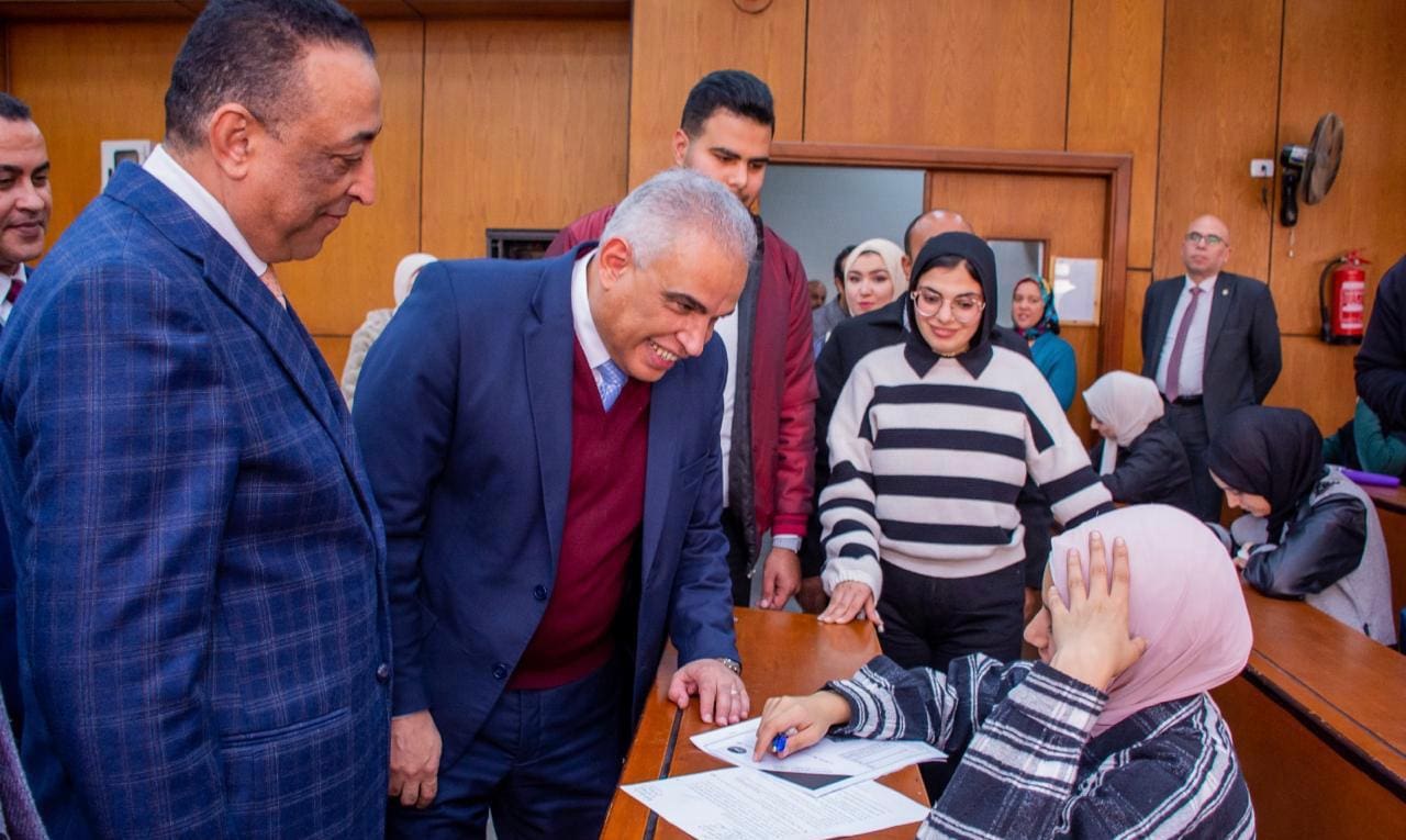 IMG 20250104 WA0051 جامعة حلوان النزاهة والشفافية.. ماذا قال رئيس جامعة طنطا لطلاب الآداب بقاعة الامتحانات؟ موقع في الجامعة