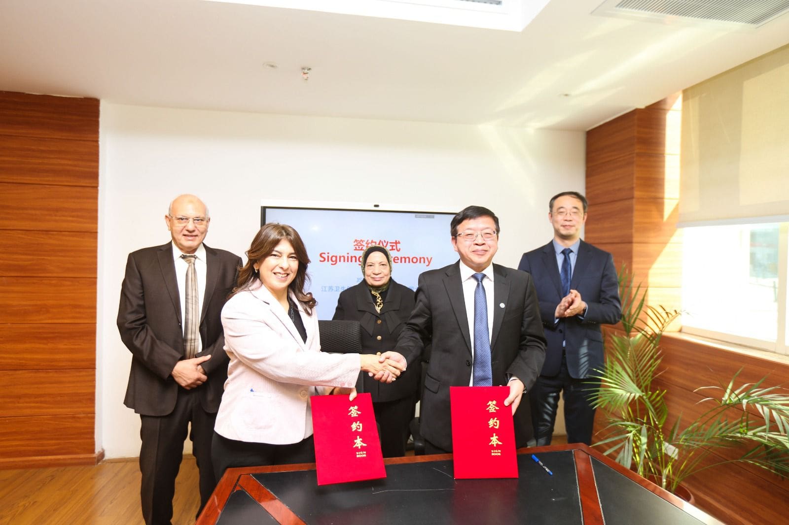 IMG 20250108 WA0029 حساسية الألبان اتفاقية تعاون مشترك بين الجامعة الصينية وكلية جيانغسو للتكنولوجيا الصحية بالصين موقع في الجامعة
