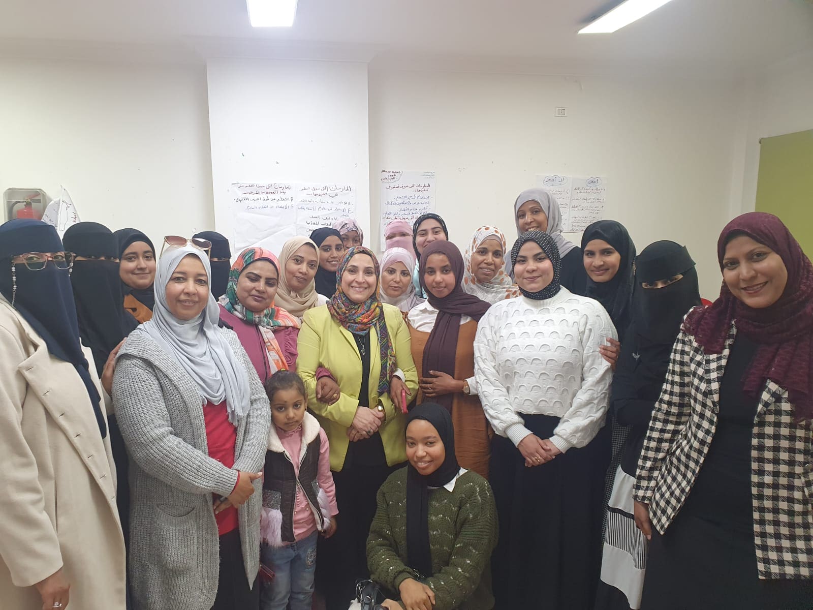 IMG 20250126 WA0034 أجواء أساتذة وخبراء كلية التربية بجامعة 6 أكتوبر يدربون معلمات الروضه بأسوان موقع في الجامعة