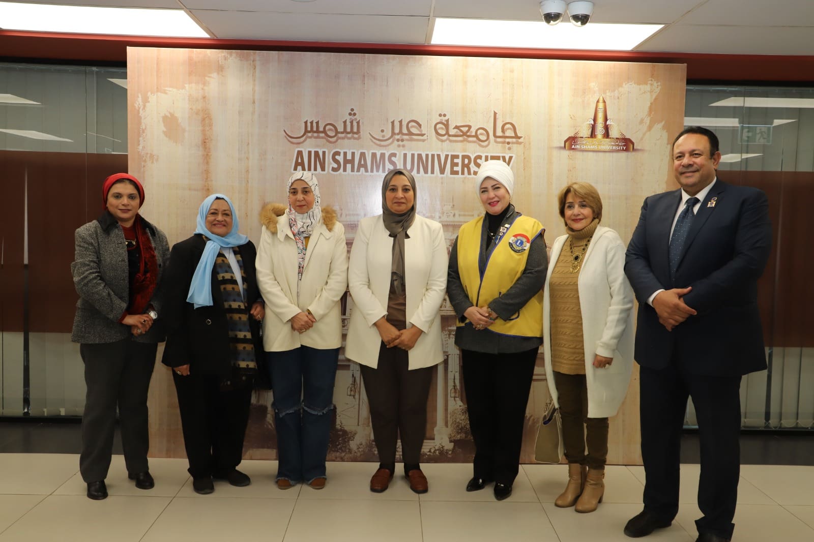 IMG 20250126 WA0112 نائب نائب رئيس جامعة عين شمس لشئون خدمة المجتمع وتنمية البيئة تستقبل وفدًا من نادي الليونز لبحث تعزيز التعاون المشترك موقع في الجامعة