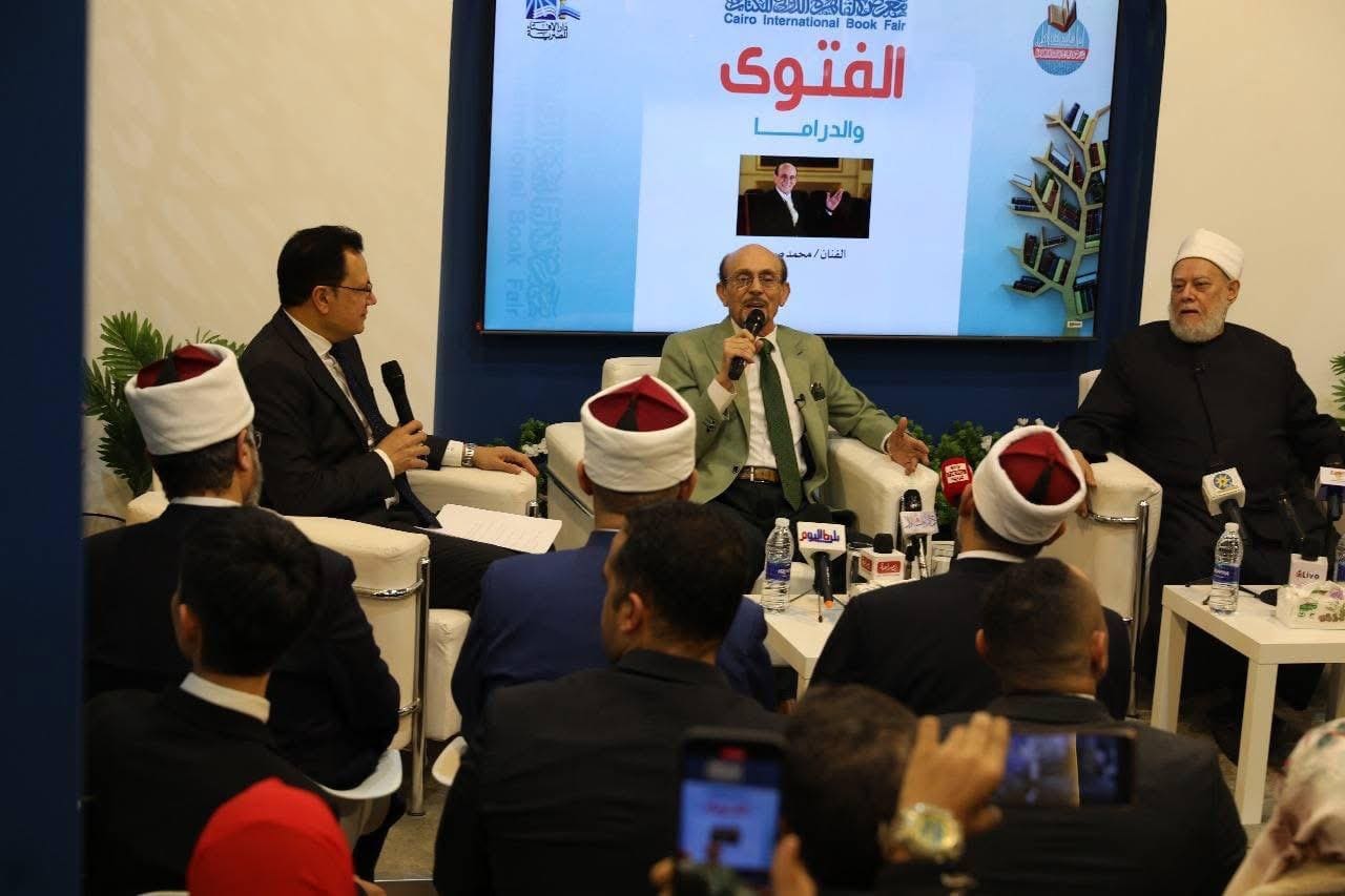 IMG 20250127 WA0061 كليلة ودمنة الفنان محمد صبحي من معرض الكتاب: الدين لا يُقيِّد الفنَّ صاحبَ الرسالة.. والدراما لا تُهين عالِم الدين موقع في الجامعة