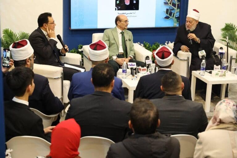 علي جمعة من معرض الكتاب: المؤسسات الدينية لها دَور كبير في دعم الأعمال الدرامية 14 IMG 20250127 WA0063 المنيا علي جمعة من معرض الكتاب: المؤسسات الدينية لها دَور كبير في دعم الأعمال الدرامية موقع في الجامعة