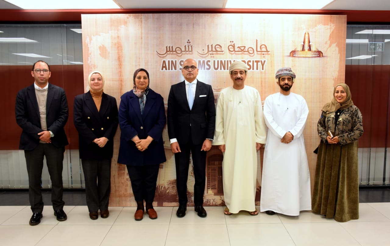 رئيس جامعة عين شمس يستقبل السفير العماني لبحث التعاون الثقافي 1 IMG 20250130 WA0059 رئيس رئيس جامعة عين شمس يستقبل السفير العماني لبحث التعاون الثقافي موقع في الجامعة