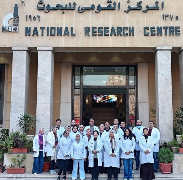المركز القومى للبحوث يطلق قافلة طبية بمنشأة القناطر ضمن حياة كريمة 23 IMG 4185 جامعة الأقصر المركز القومى للبحوث يطلق قافلة طبية بمنشأة القناطر ضمن حياة كريمة موقع في الجامعة
