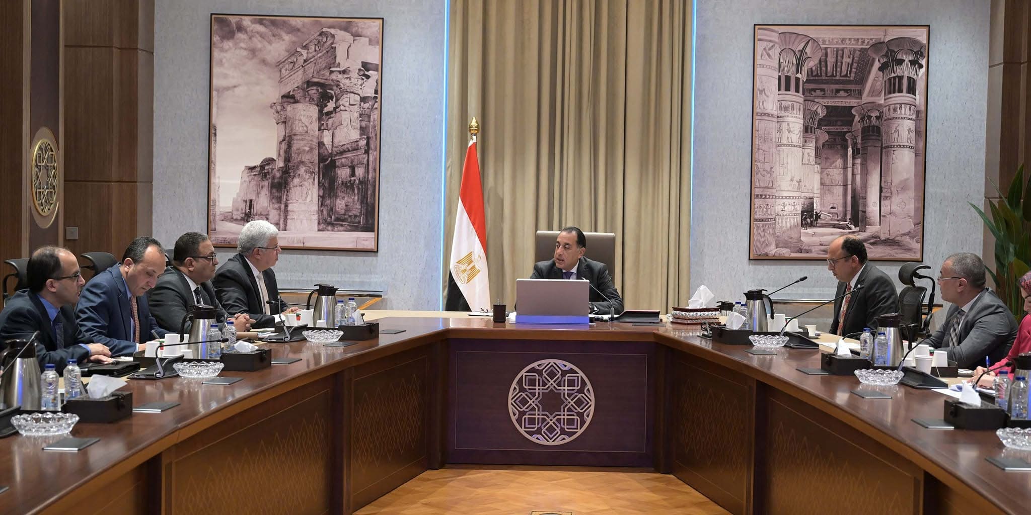 IMG 4619 جامعة رئيس الوزراء يستعرض خطة تطوير مستشفيات "قصر العيني".. وأرض جديدة لتوسعات "جامعة حلوان" موقع في الجامعة