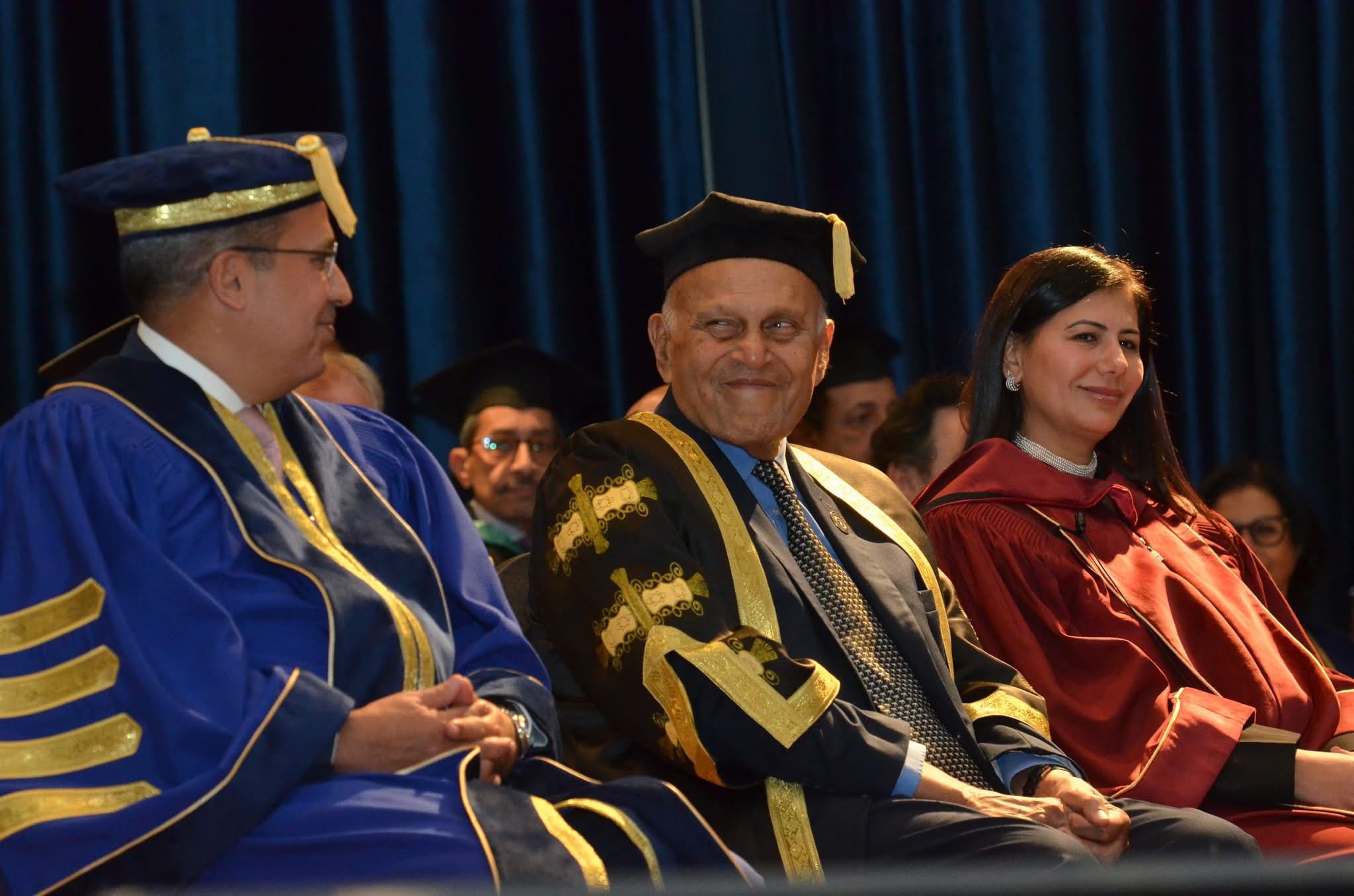 IMG 8323 الجامعة البريطانية الجامعة البريطانية تحتفي بالسير مجدي يعقوب لإنجازاته الطبية الرائدة موقع في الجامعة