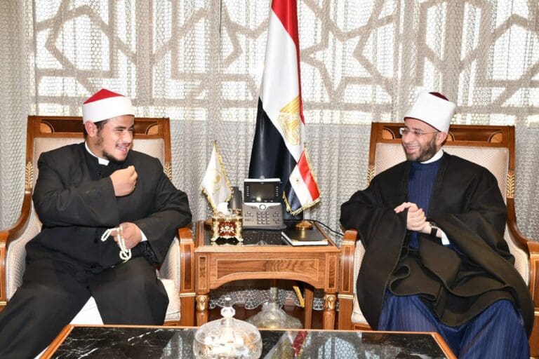 وزير الأوقاف يقرر علاج الشاب محمود نجاح أبو زينة «صاحب واقعة القطة الشهيرة» بمستشفى الدعاة 19 f6bbc829 788c 425f b662 752464b63435 سوهاج وزير الأوقاف يقرر علاج الشاب محمود نجاح أبو زينة «صاحب واقعة القطة الشهيرة» بمستشفى الدعاة موقع في الجامعة