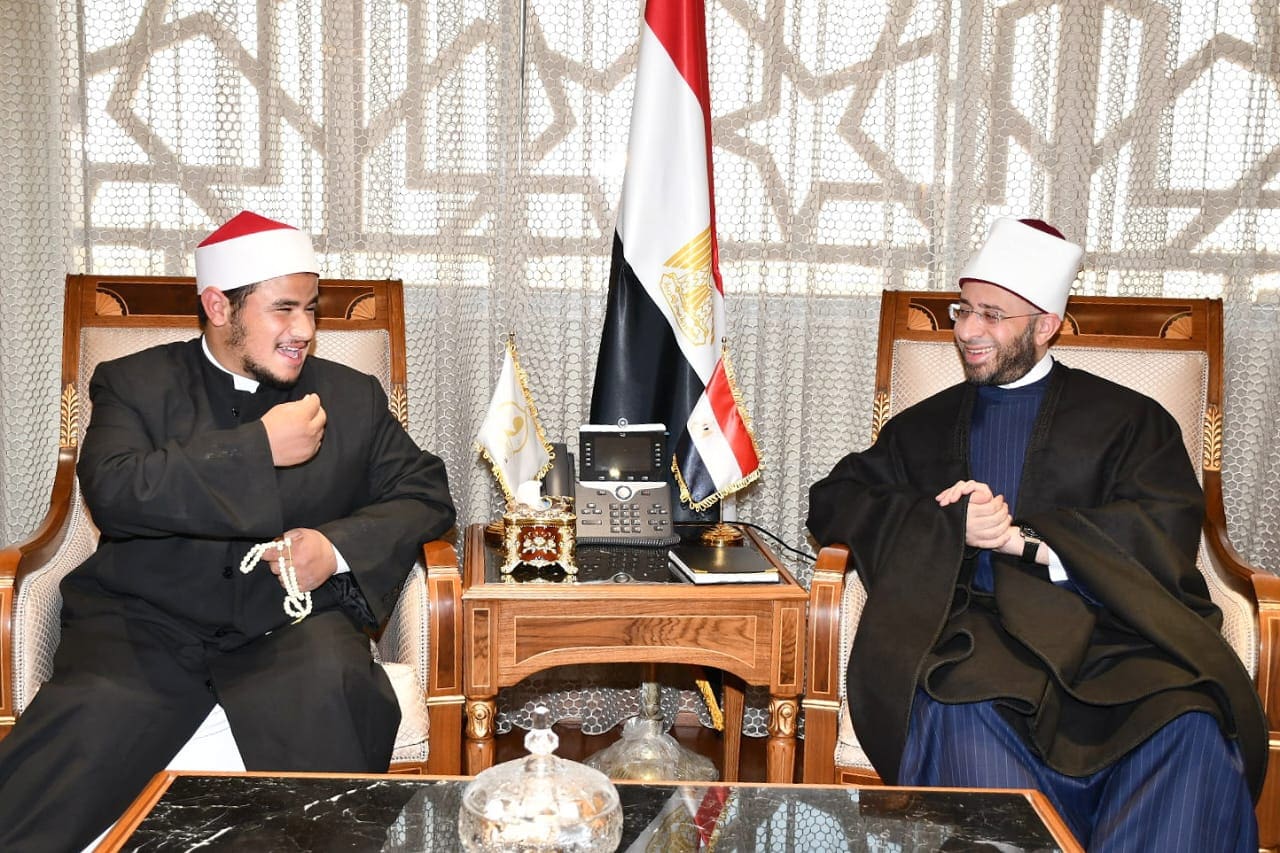 وزير الأوقاف يقرر علاج الشاب محمود نجاح أبو زينة «صاحب واقعة القطة الشهيرة» بمستشفى الدعاة 1 f6bbc829 788c 425f b662 752464b63435 وزير الأوقاف وزير الأوقاف يقرر علاج الشاب محمود نجاح أبو زينة «صاحب واقعة القطة الشهيرة» بمستشفى الدعاة موقع في الجامعة