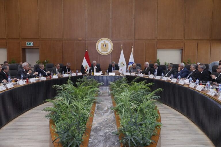وزير التعليم العالي يوجه بجودة العملية التعليمية للحصول على خريجين قادرين على تلبية احتياجات سوق العمل 12 fe7c95f9 c1f3 4bc3 915d 5bf842947e2e الإعدادية وزير التعليم العالي يوجه بجودة العملية التعليمية للحصول على خريجين قادرين على تلبية احتياجات سوق العمل موقع في الجامعة