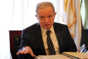 رسميًا.. ترشيح الدكتور حسين عيسى نائبًا لرئيس الوزراء للشؤون الاقتصادية 4 الدكتور حسين عيسى ترشيح الدكتور حسين عيسى نائبًا لرئيس الوزراء للشؤون رسميًا.. ترشيح الدكتور حسين عيسى نائبًا لرئيس الوزراء للشؤون الاقتصادية موقع في الجامعة