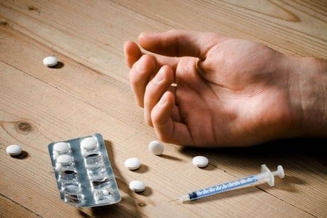 بعد حادث الأقصر.. الصحة تحذر الطلاب من آثار تعاطي المخدرات وانتشارها جريمة 1 الصحة الأقصر بعد حادث الأقصر.. الصحة تحذر الطلاب من آثار تعاطي المخدرات وانتشارها جريمة موقع في الجامعة