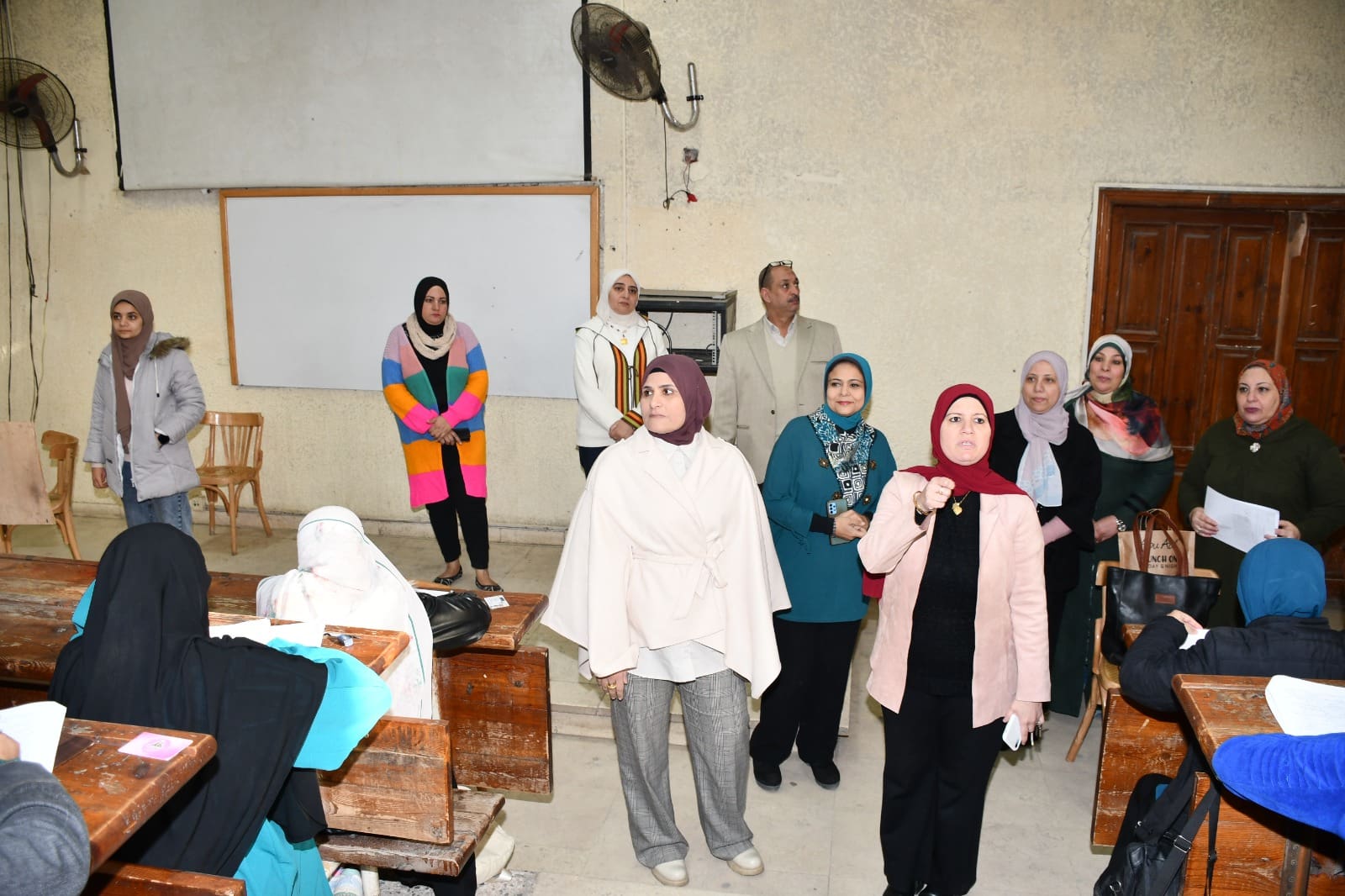 امتحانات عين شمس الإدارات التعليمية عميدة بنات عين شمس: الانتهاء من امتحانات البكالرويس والليسانس 23 يناير موقع في الجامعة