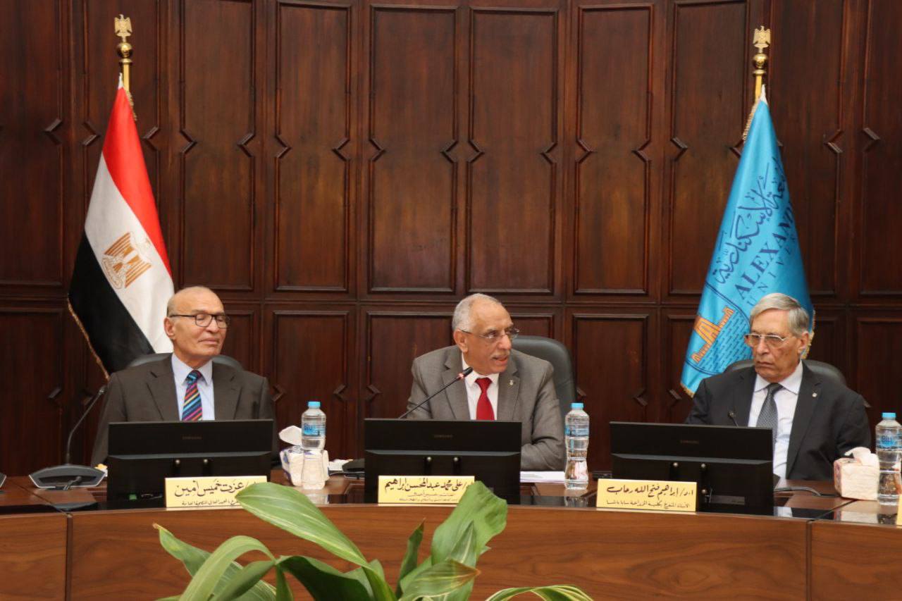 جامعة الإسكندرية مجلس شئون التعليم والطلاب الأقصر قرارات عاجلة من مجلس شئون التعليم والطلاب الإسكندرية تخص امتحانات الفصل الأول موقع في الجامعة
