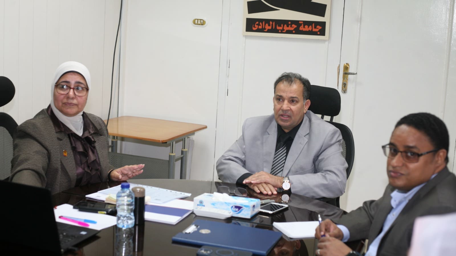 جامعة جنوب الوادي تدشن تطبيق "دقق" 1 جامعة جنوب الوادي 1 جامعة جنوب الوادي جامعة جنوب الوادي تدشن تطبيق "دقق" موقع في الجامعة