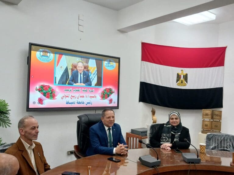 وكيل تعليم دمياط يوجه بتكثيف الاستعدادات لامتحانات الشهادة الإعدادية بنظام البوكليت 8 رئيس جامعة دمياط قنا وكيل تعليم دمياط يوجه بتكثيف الاستعدادات لامتحانات الشهادة الإعدادية بنظام البوكليت موقع في الجامعة