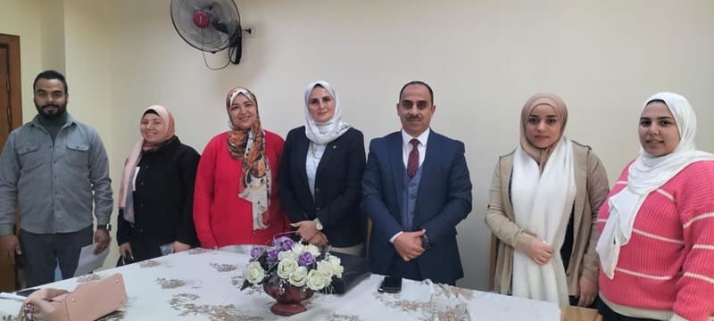 1254 معرض سيمبوزيوم "أثر الشائعات على السِلم المجتمعيّ" ندوة بكلية السياسة والاقتصاد بجامعة بني سويف موقع في الجامعة