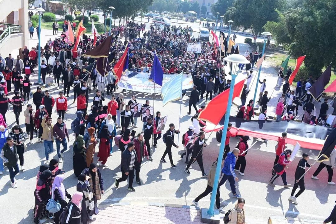 1739016901096 رئيس جامعة أسيوط 5 آلاف طالب وطالبة بمسيرة حاشدة بجامعة سوهاج لدعم وتأييد رفض تهجير الفلسطينين موقع في الجامعة