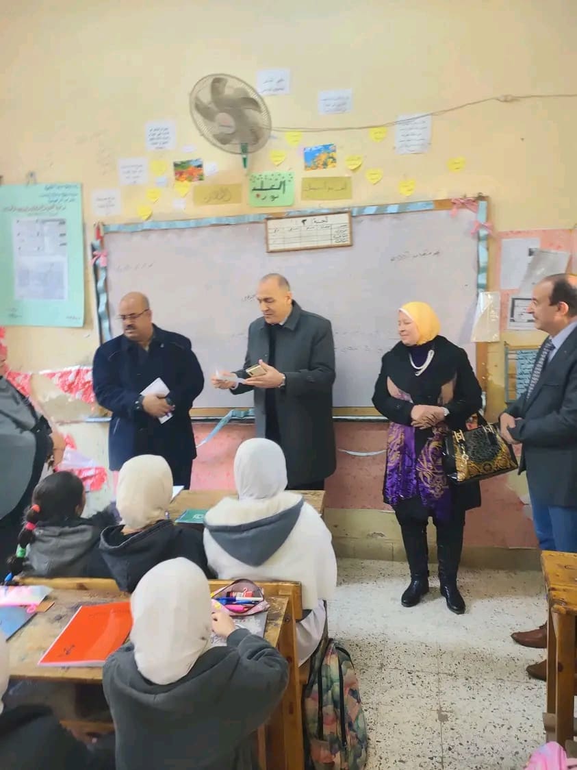 تشديدات من رئيس الإدارة المركزية بوزارة التعليم لإدارات بني سويف لرفع كفاءتهم 1 1739112614909 رئيس تشديدات من رئيس الإدارة المركزية بوزارة التعليم لإدارات بني سويف لرفع كفاءتهم موقع في الجامعة