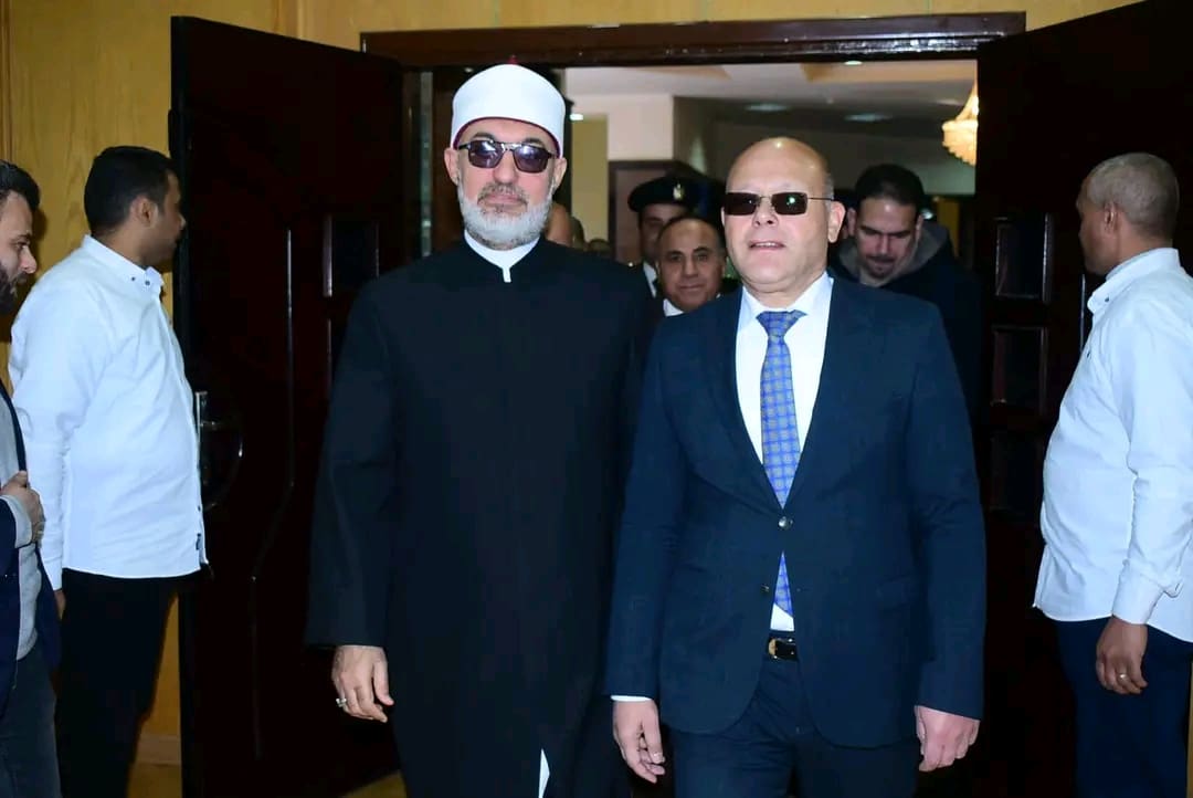 1739113264891 الفضاء مفتي الجمهورية من جامعة سوهاج: الشائعات يروجها الجبناء ويتأثر بها الضعفاء ويستفاد منها الأذكياء موقع في الجامعة