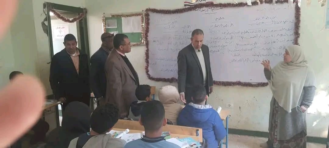 1740215602148 تعليم وكيل تعليم أسيوط يتابع المدارس.. ويشدد على مجاميع التقوية موقع في الجامعة
