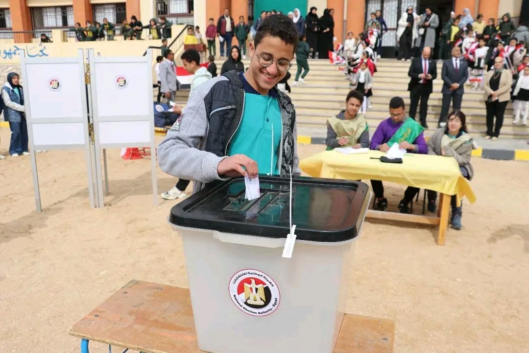 محاكاة للعملية الانتخابية.. الهيئة الوطنية للانتخابات تواصل جهودها لتوعية طلاب المدارس 1 1740570006499 الهيئة محاكاة للعملية الانتخابية.. الهيئة الوطنية للانتخابات تواصل جهودها لتوعية طلاب المدارس موقع في الجامعة