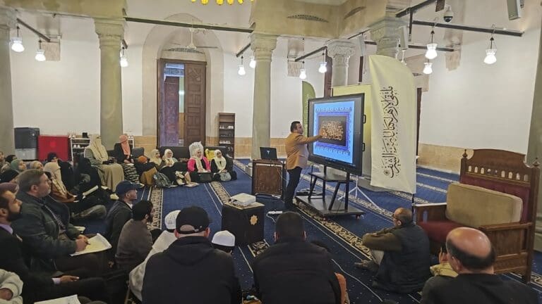 ملتقى الأزهر للخط والزخرفة يجمع 250 فنانًا يعرضون أكثر من 300 عمل فني مع محاضرات وورش عمل 17 448d8012 dfe9 4bd8 851e 8663c0bee621 بنها النموذجي ملتقى الأزهر للخط والزخرفة يجمع 250 فنانًا يعرضون أكثر من 300 عمل فني مع محاضرات وورش عمل موقع في الجامعة