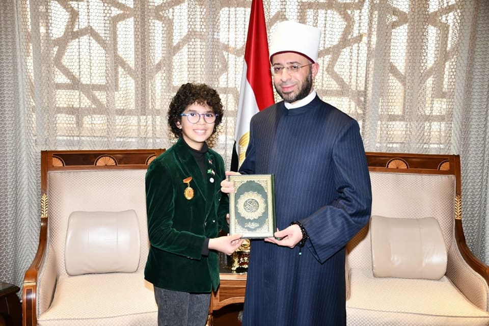 476437804 970330311857148 231382365183899669 n التربية الإعلامية بدأ مشواره الأدبي في سن مبكرة.. وزير الأوقاف يكرم المبدع الصغير أدهم عبد النبي - صور موقع في الجامعة
