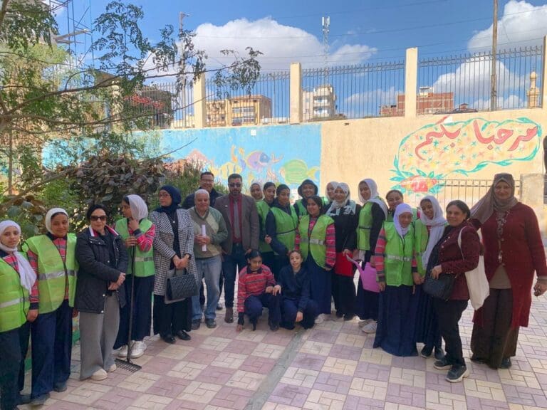 جامعة قناة السويس تعزز ثقافة البيئة الخضراء بندوة توعوية لطالبات مدرسة الشاطئ الإعدادية 6 4ce07eb3 9e2c 44f6 a08d d1c2791c4a02 جامعة حلوان جامعة قناة السويس تعزز ثقافة البيئة الخضراء بندوة توعوية لطالبات مدرسة الشاطئ الإعدادية موقع في الجامعة