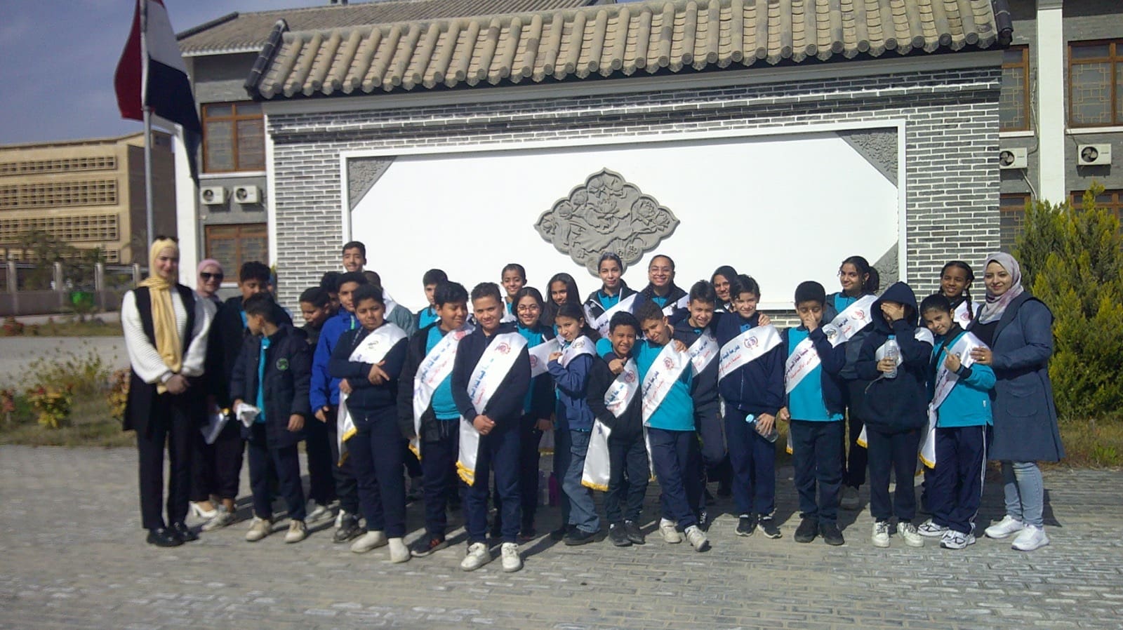 61f49eed 5ecc 4120 952f c054dcc98f3e جامعة قناة السويس مدرسة هيئة قناة السويس تزور معهد الاستزراع السمكي والكلية المصرية الصينية بجامعة قناة السويس لتعزيز الوعي البيئي والتكنولوجي موقع في الجامعة